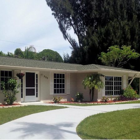 Vacation Home On Alligator Drive Woodmere Екстериор снимка