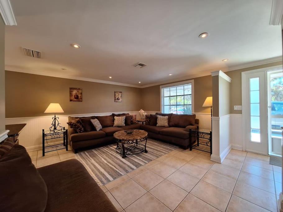 Vacation Home On Alligator Drive Woodmere Екстериор снимка