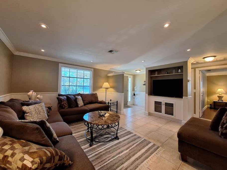 Vacation Home On Alligator Drive Woodmere Екстериор снимка