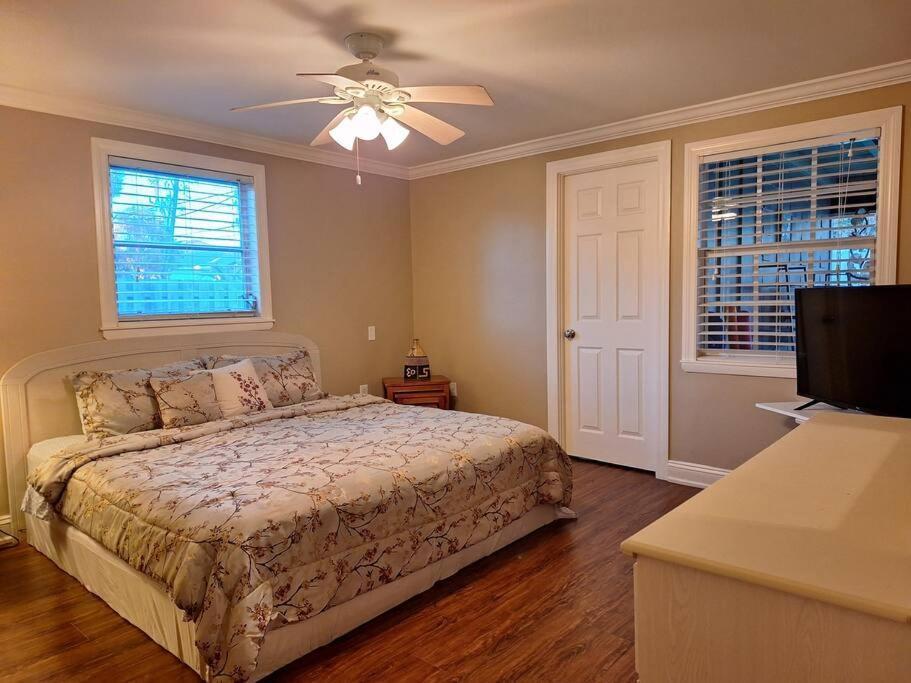 Vacation Home On Alligator Drive Woodmere Екстериор снимка