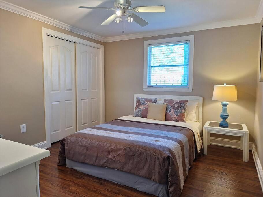 Vacation Home On Alligator Drive Woodmere Екстериор снимка