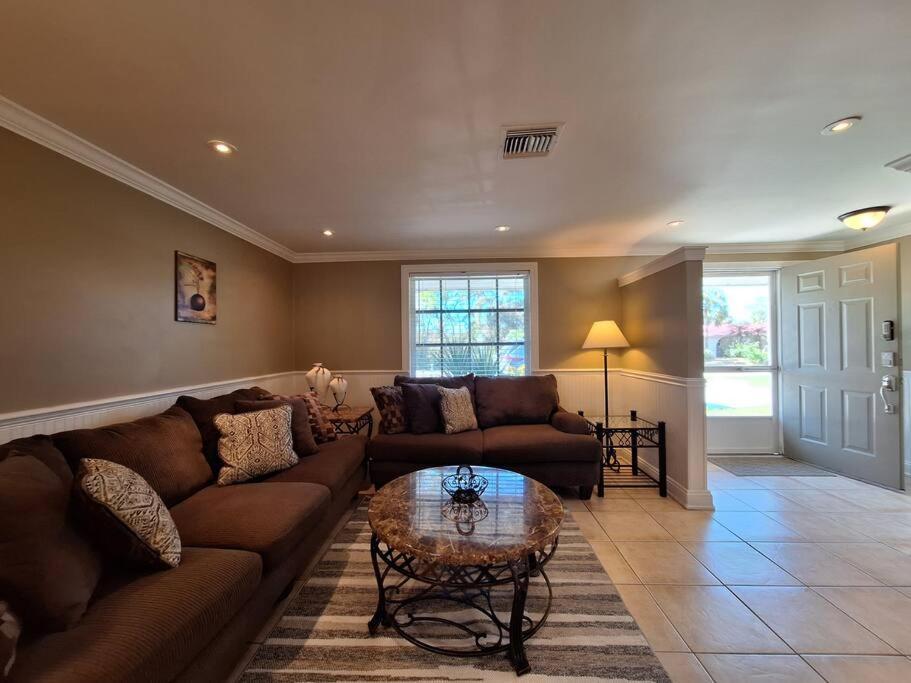 Vacation Home On Alligator Drive Woodmere Екстериор снимка